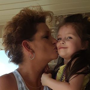 Meet your Posher, Lori d.